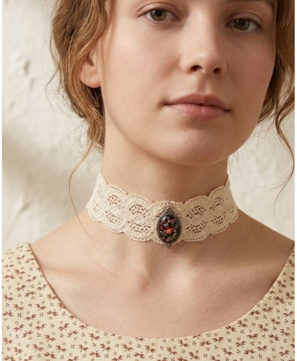 Handmade Victorian Style Crochet Lace Choker with Floral Cabochon Centerpiece